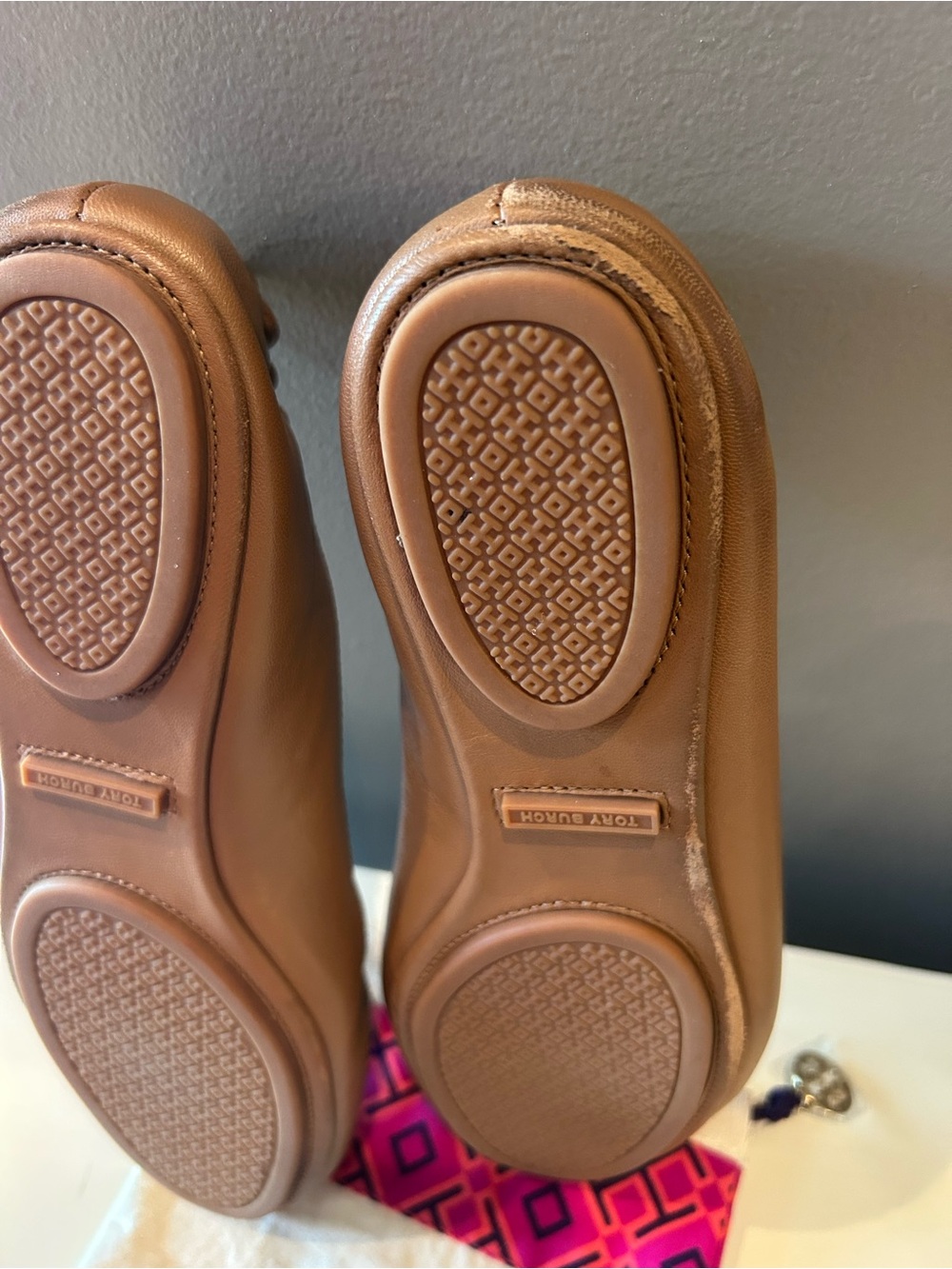 Tory Burch Reva flat travel shoes with bag - Picture 6 of 6